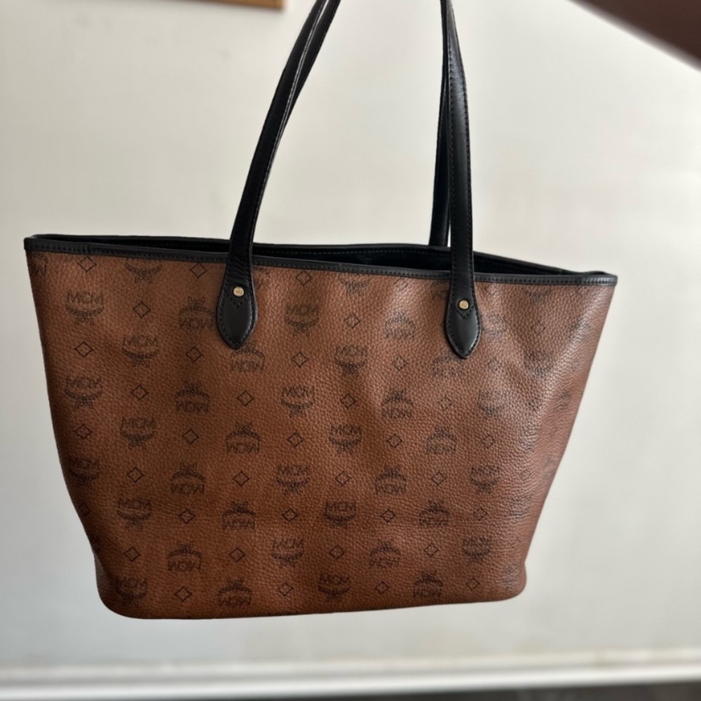 (AUTHENTIC)MCM Brown Logo Tote with Dog Bone Charm - Picture 9 of 12
